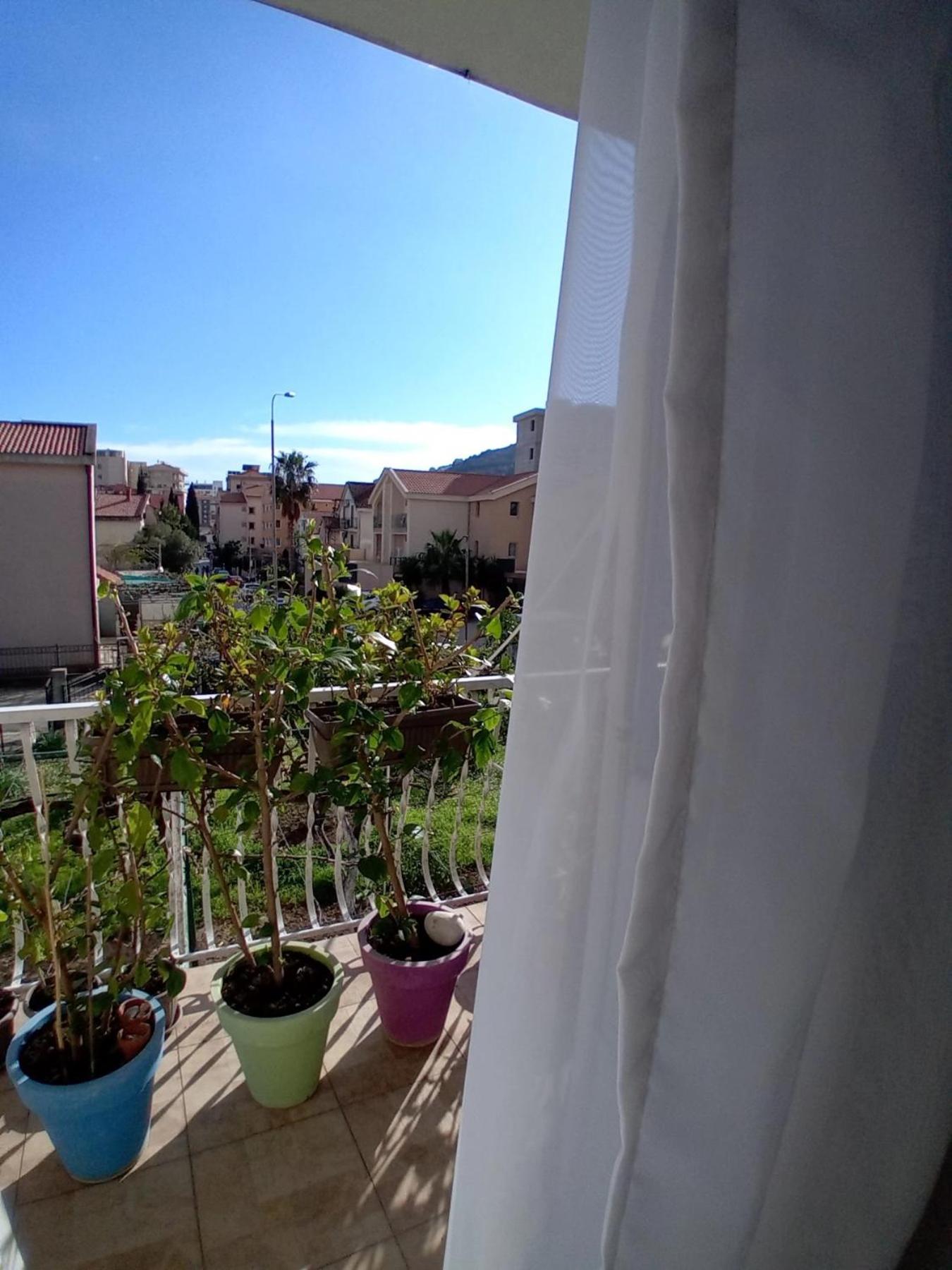 Kiwi Apartments Будва Екстериор снимка